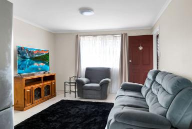 Unit Leased - QLD - Centenary Heights - 4350 - Modern 2-bedroom Unit in Popular Suburb  (Image 2)