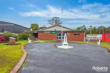 House For Sale - TAS - Rosebery - 7470 - Iconic RSL Property with Rich Community History  (Image 2)