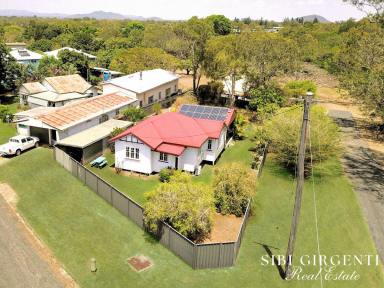 House Sold - QLD - Mareeba - 4880 - CHARMING RENOVATED COTTAGE IN PRIME LOCATION  (Image 2)