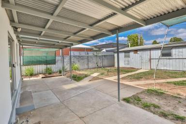 House For Sale - VIC - Mildura - 3500 - A HOME IN THE HEART OF THE CITY  (Image 2)