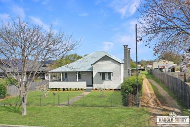 House For Sale - NSW - Tenterfield - 2372 - Character Home with Modern Touches.....  (Image 2)