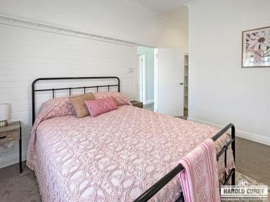 House For Sale - NSW - Tenterfield - 2372 - Character Home with Modern Touches.....  (Image 2)