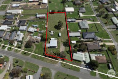 House For Sale - VIC - Miners Rest - 3352 - Rare Opportunity For Subdivision And Development  (Image 2)