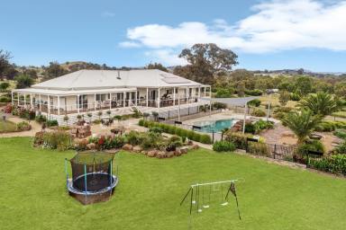 House For Sale - VIC - Mansfield - 3722 - Luxurious Lakeside Living in Prestigious Loyola Drive  (Image 2)