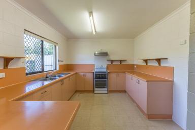 House For Sale - QLD - Malanda - 4885 - LOW MAINTENANCE & NEAT AS A PIN!  (Image 2)