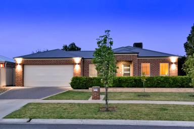 House Sold - VIC - Mildura - 3500 - Elegant Family Living with Poolside Perfection  (Image 2)