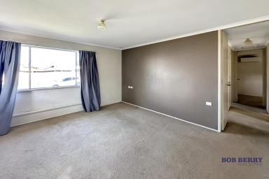 House Leased - NSW - Dubbo - 2830 - 3 Bedroom home with extra-large shed!  (Image 2)