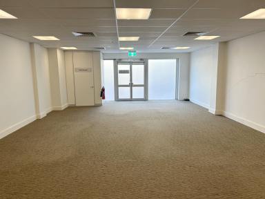 Office(s) For Sale - NSW - Moree - 2400 - LARGE COMMERCIAL BUILDING IN THE CBD  (Image 2)