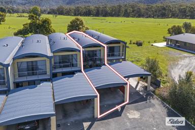 House For Sale - VIC - Halls Gap - 3381 - Luxurious Grampians Townhouse  (Image 2)