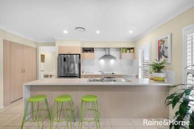 House For Sale - NSW - Vincentia - 2540 - Leisurely life on liner  (Image 2)