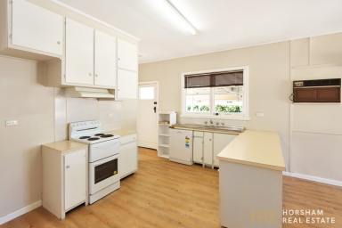 House For Lease - VIC - Nhill - 3418 - 3 Bedroom Home  (Image 2)