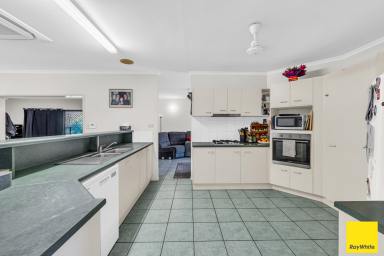 House For Sale - QLD - Smithfield - 4878 - SPACIOUS RESIDENCE WITH ROOM FOR THE WHOLE FAMILY!  (Image 2)