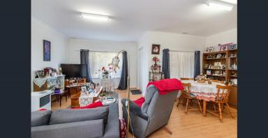 House Leased - VIC - Hamilton - 3300 - Low Maintenance Home with Open Plan Living & Secure Backyard  (Image 2)