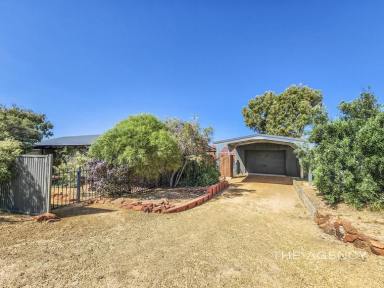 House For Sale - WA - Kalbarri - 6536 - The perfect location!  (Image 2)