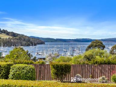 House For Sale - TAS - Kettering - 7155 - Charming Home with Million-Dollar Views!  (Image 2)