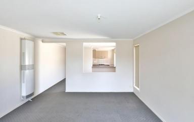 Townhouse For Sale - VIC - Mildura - 3500 - GREAT STARTER OR INVESTMENT OPPORTUNITY  (Image 2)