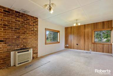 House For Sale - TAS - Strahan - 7468 - Prime Location with Endless Potential.  (Image 2)