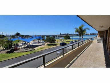 Unit Leased - NSW - Tuncurry - 2428 - Location Location Location  (Image 2)