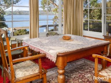 House For Sale - TAS - Deviot - 7275 - Waterfront Home in Deviot with Private Pontoon  (Image 2)