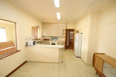 House For Sale - VIC - Lockington - 3563 - 3-BR HOME ON SPACIOUS 1176 m² BLOCK  (Image 2)