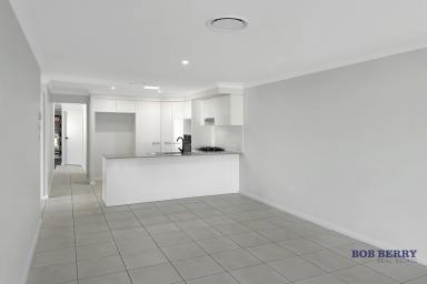 Duplex/Semi-detached Leased - NSW - Dubbo - 2830 - Modern, as new 4-Bedroom Semi-Detached Home  (Image 2)