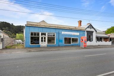 House For Sale - VIC - Ballarat East - 3350 - Investment Opportunity: Charming Three-Bedroom Period Style Home with Retail Space  (Image 2)