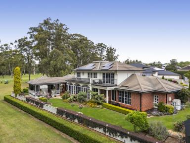 House For Sale - QLD - Middle Ridge - 4350 - Spacious and Gracious, and on the Golf Course  (Image 2)