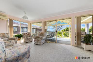 House For Sale - NSW - Batemans Bay - 2536 - PRIME LOCATION WITH OCEAN VIEWS  (Image 2)