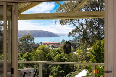 House For Sale - NSW - Batemans Bay - 2536 - PRIME LOCATION WITH OCEAN VIEWS  (Image 2)