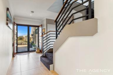 House For Sale - WA - Wannanup - 6210 - Your dream home awaits!  A perfect blend of space and style!  (Image 2)