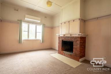 House For Sale - NSW - Tenterfield - 2372 - Charming Home Just Steps from Parks and Pools!  (Image 2)