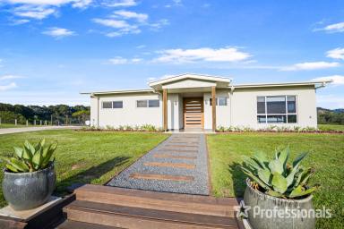 Livestock For Sale - QLD - Wolvi - 4570 - Experience Luxury Living with Stunning 360-Degree Views  (Image 2)