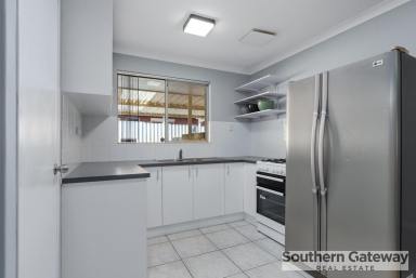 House Sold - WA - Parmelia - 6167 - SOLD BY HELEN SOUTER - SOUTHERN GATEWAY REAL ESTATE  (Image 2)