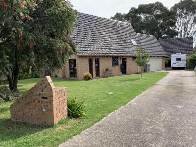 House For Lease - NSW - Thurgoona - 2640 - Unique Chalet style home  (Image 2)