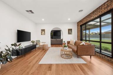 House For Sale - VIC - Strathfieldsaye - 3551 - Beautifully Renovated Spacious Family Home  (Image 2)