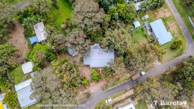 House For Sale - QLD - Lamb Island - 4184 - Spacious Family Retreat on 1219m2 Block with Shed & High Carport  (Image 2)