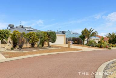 House Sold - WA - Halls Head - 6210 - *All Offers Presented Friday 1st November 2024* A Private Family Retreat in Halls Head  (Image 2)