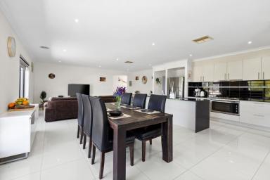 House For Sale - VIC - Maiden Gully - 3551 - Spacious and Modern Family Home in Prime Maiden Gully Location  (Image 2)