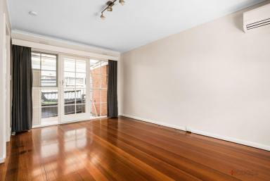 Unit Leased - VIC - Mentone - 3194 - BEACHSIDE UNIT | NEAT AS A PIN  (Image 2)