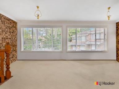 Unit For Sale - NSW - Sunshine Bay - 2536 - Charming Coastal townhouse only 250m to the sandy beach of Sunshine Cove....!!  (Image 2)