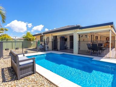 House For Sale - NSW - Old Bar - 2430 - SPACIOUS HOME WITH POOL AND SIDE ACCESS  (Image 2)