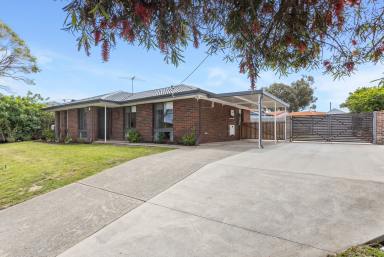 House For Sale - WA - Padbury - 6025 - Room to Roam!  (Image 2)