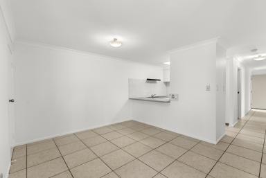 Unit For Sale - QLD - Darling Heights - 4350 - Spacious Single-level Unit  (Image 2)