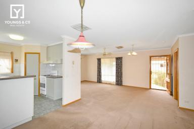 Townhouse Sold - VIC - Mooroopna - 3629 - Investors/Retirees, 2 Bedroom Town House, Prime Location  (Image 2)