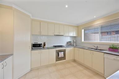 House For Sale - VIC - Drouin - 3818 - PERFECT PRESENTATION, COMFORT AND CONVENIENCE,  (Image 2)