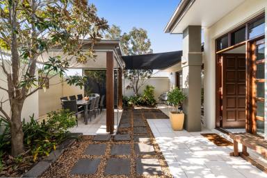 Townhouse Sold - QLD - Centenary Heights - 4350 - Spacious Townhouse in Centenary Heights  (Image 2)