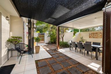 Townhouse Sold - QLD - Centenary Heights - 4350 - Spacious Townhouse in Centenary Heights  (Image 2)