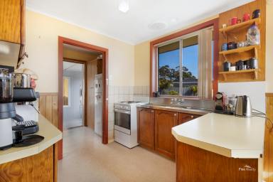 House For Sale - TAS - Somerset - 7322 - This affordable home is as neat as a pin!!  (Image 2)