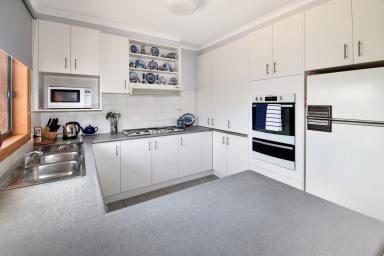 House For Sale - VIC - Mooroopna - 3629 - GREAT PRESENTATION - GREAT FIRST HOME  (Image 2)