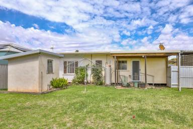 House For Sale - VIC - Mildura - 3500 - OPPORTUNITY AWAITS  (Image 2)